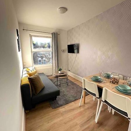 2 Bed Apt Sofa Bed Up To 6 London Eksteriør billede