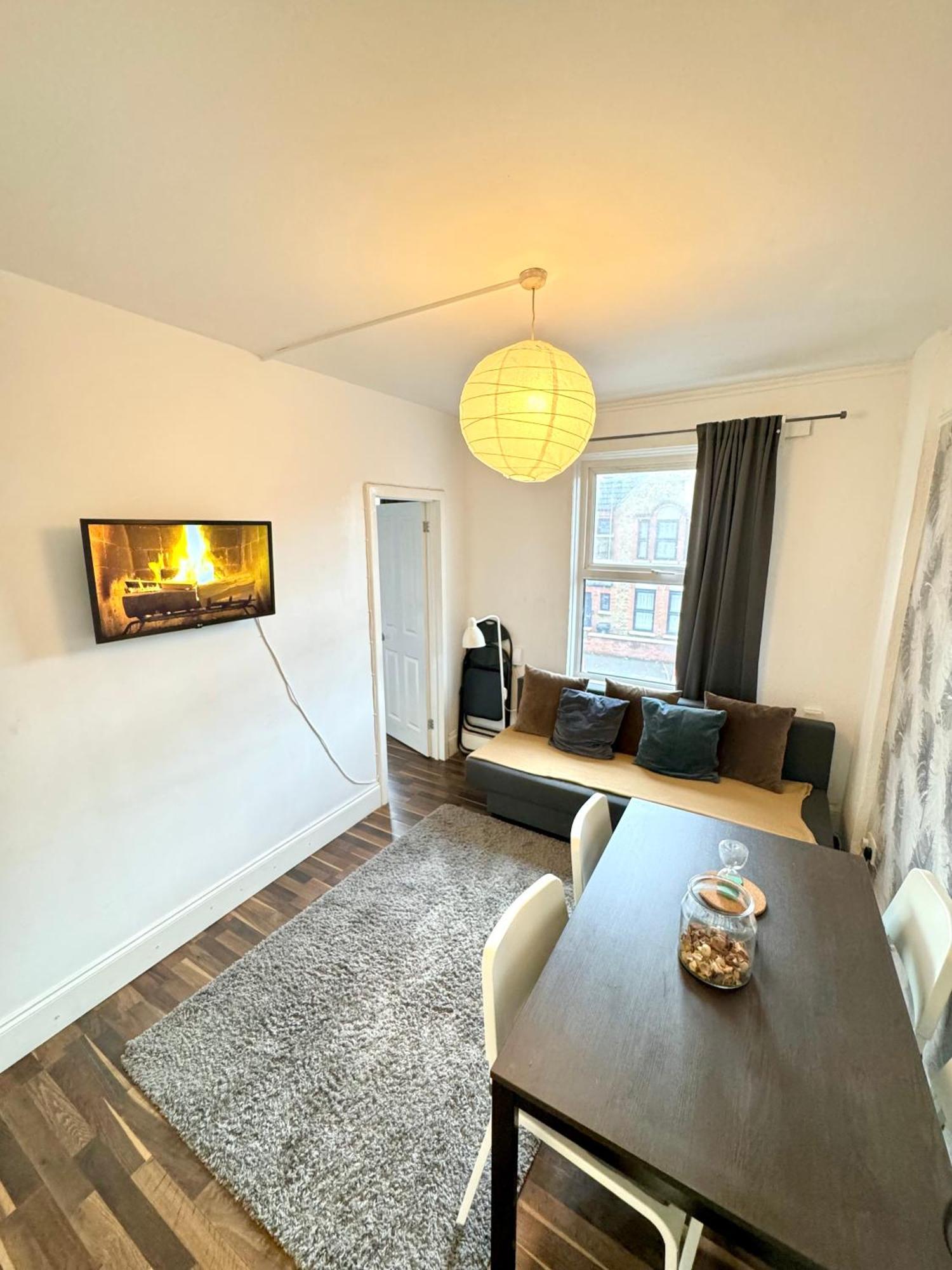 2 Bed Apt Sofa Bed Up To 6 London Eksteriør billede