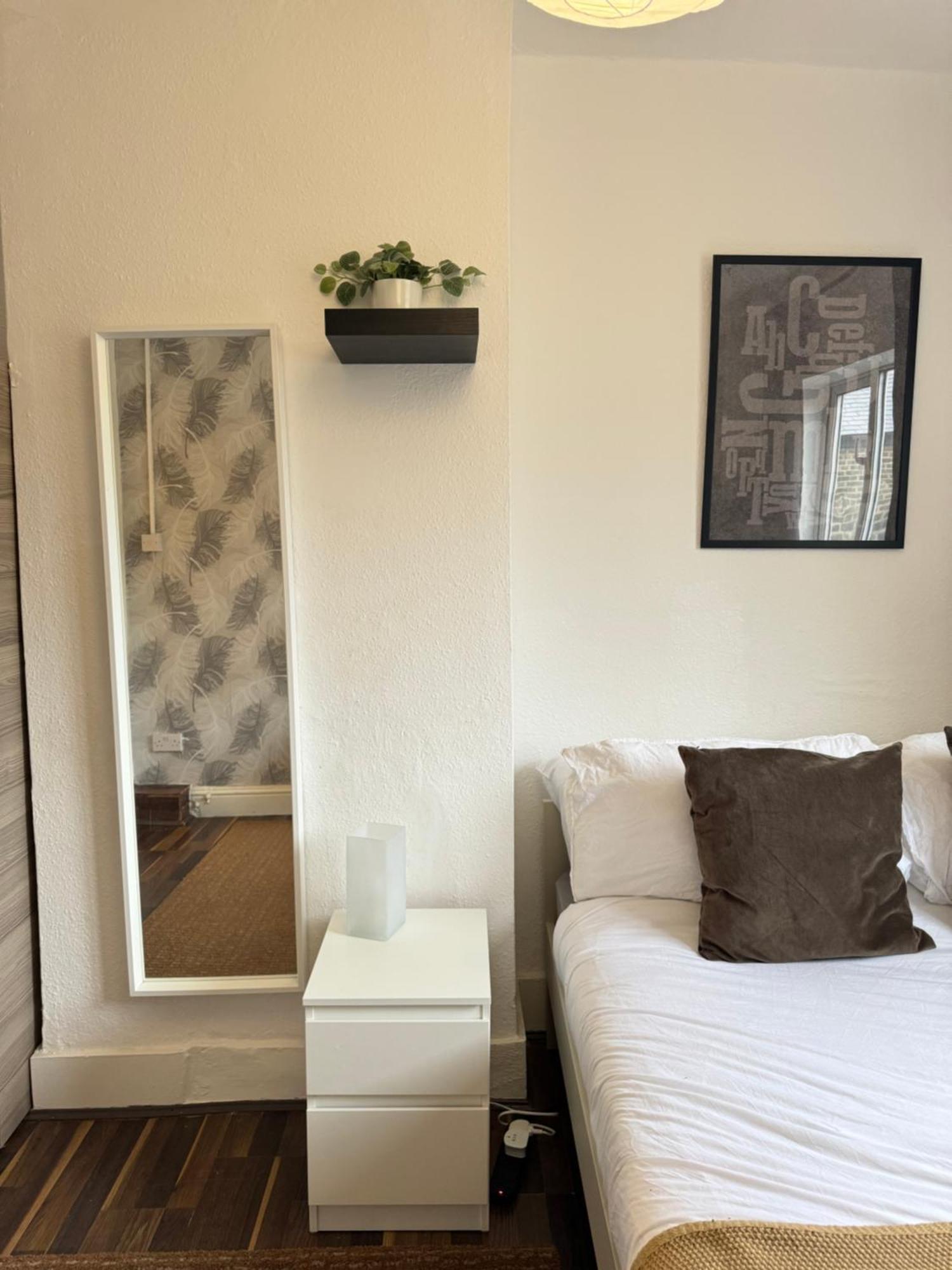 2 Bed Apt Sofa Bed Up To 6 London Eksteriør billede