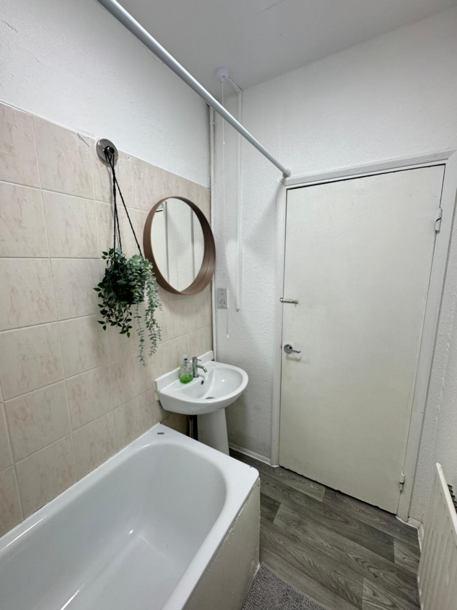 2 Bed Apt Sofa Bed Up To 6 London Eksteriør billede