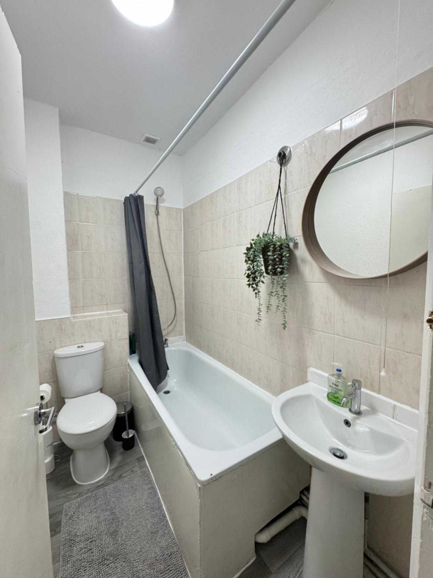 2 Bed Apt Sofa Bed Up To 6 London Eksteriør billede