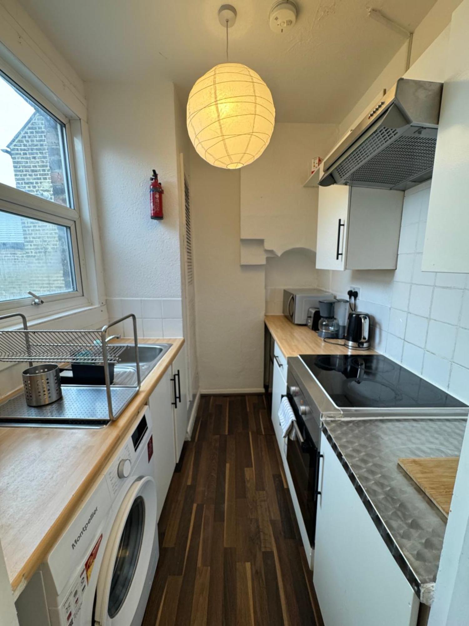 2 Bed Apt Sofa Bed Up To 6 London Eksteriør billede