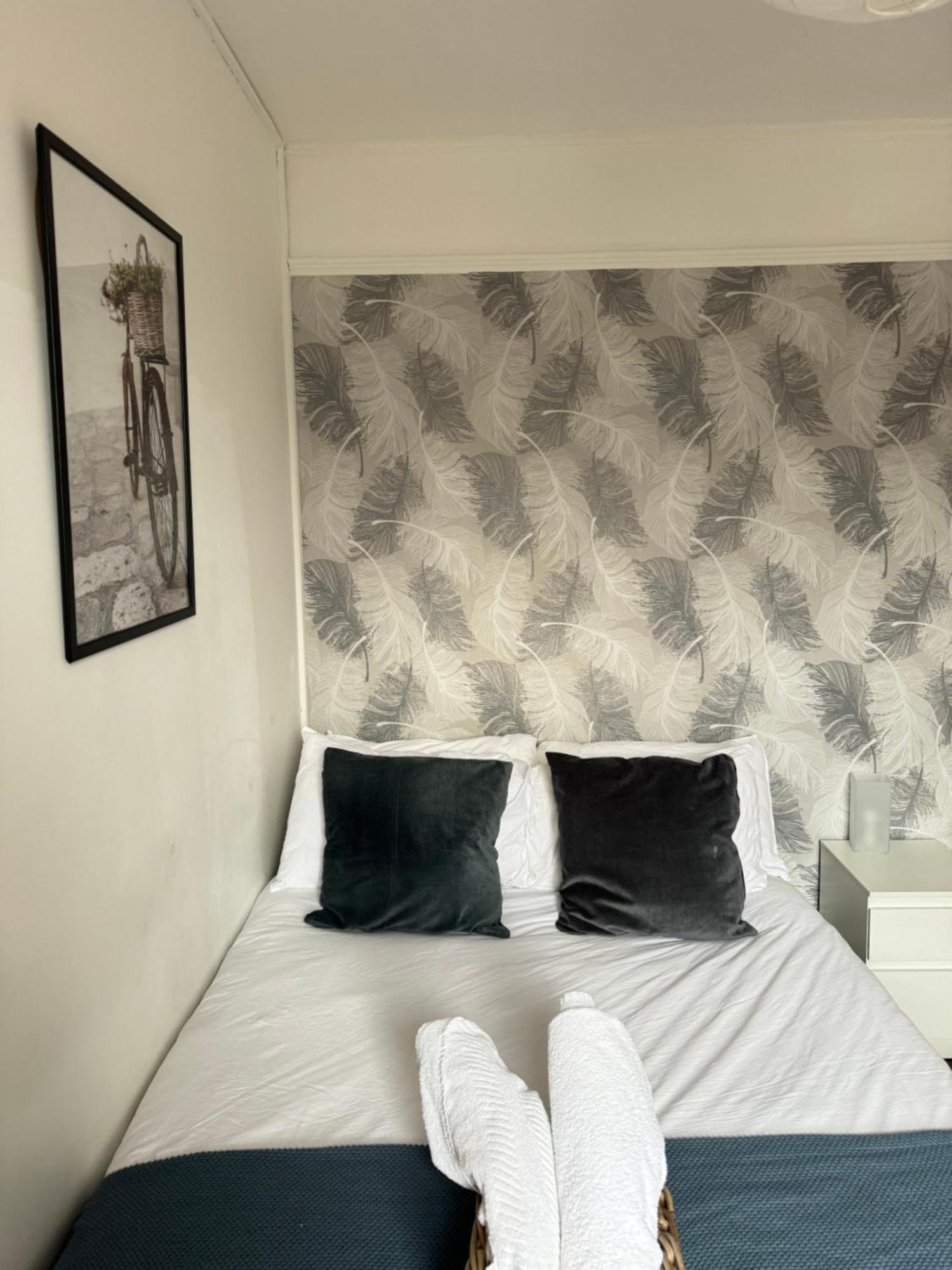 2 Bed Apt Sofa Bed Up To 6 London Eksteriør billede