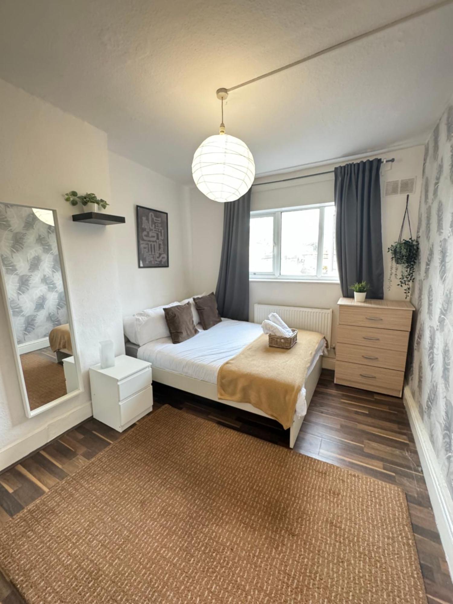 2 Bed Apt Sofa Bed Up To 6 London Eksteriør billede