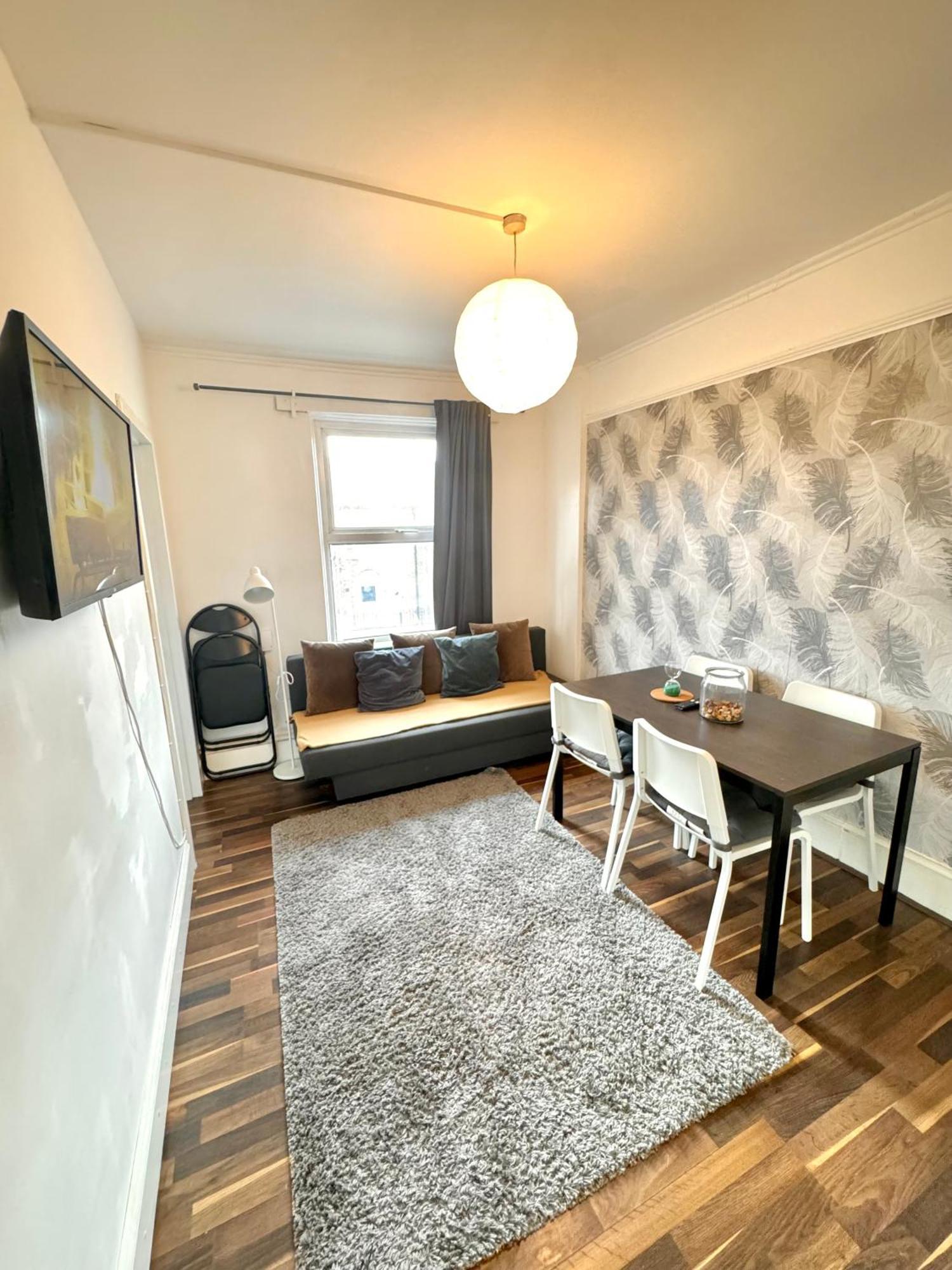 2 Bed Apt Sofa Bed Up To 6 London Eksteriør billede