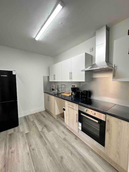2 Bed Apt Sofa Bed Up To 6 London Eksteriør billede