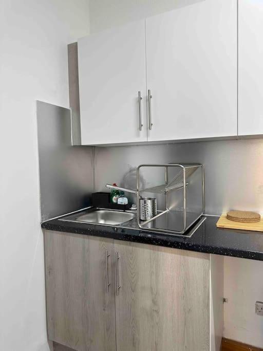 2 Bed Apt Sofa Bed Up To 6 London Eksteriør billede