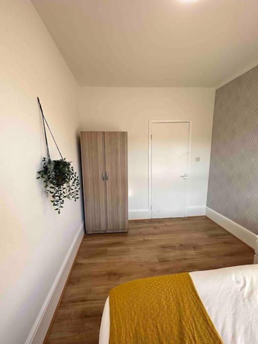 2 Bed Apt Sofa Bed Up To 6 London Eksteriør billede